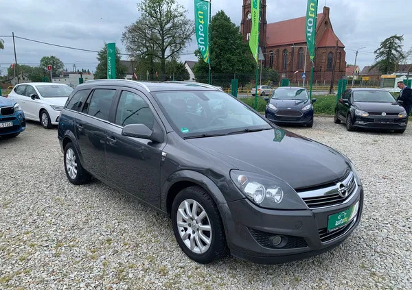 opel Opel Astra cena 9999 przebieg: 200000, rok produkcji 2010 z Swarzędz